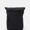 Pinqponq KLAK UNISEX - Tagesrucksack - Rooted Black -Mode Verkauf 0a3163673ae74663b4d86cb43b3a9897