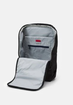 Pinqponq PURIK - Tagesrucksack - Rooted Black -Mode Verkauf 38798e4e6fbc4285830a035995e0c65d