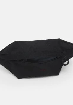 Pinqponq BRIK UNISEX - Gürteltasche - Rooted Black -Mode Verkauf 56f06e070d2c436fb323ea1356eaa72f