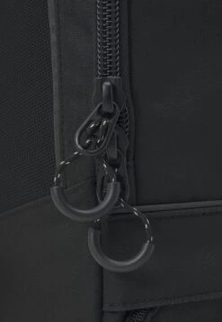 Pinqponq CUBIK MEDIUM UNISEX - Tagesrucksack - Rooted Black -Mode Verkauf 6f60f74f993344ea83a81d5faac2090b