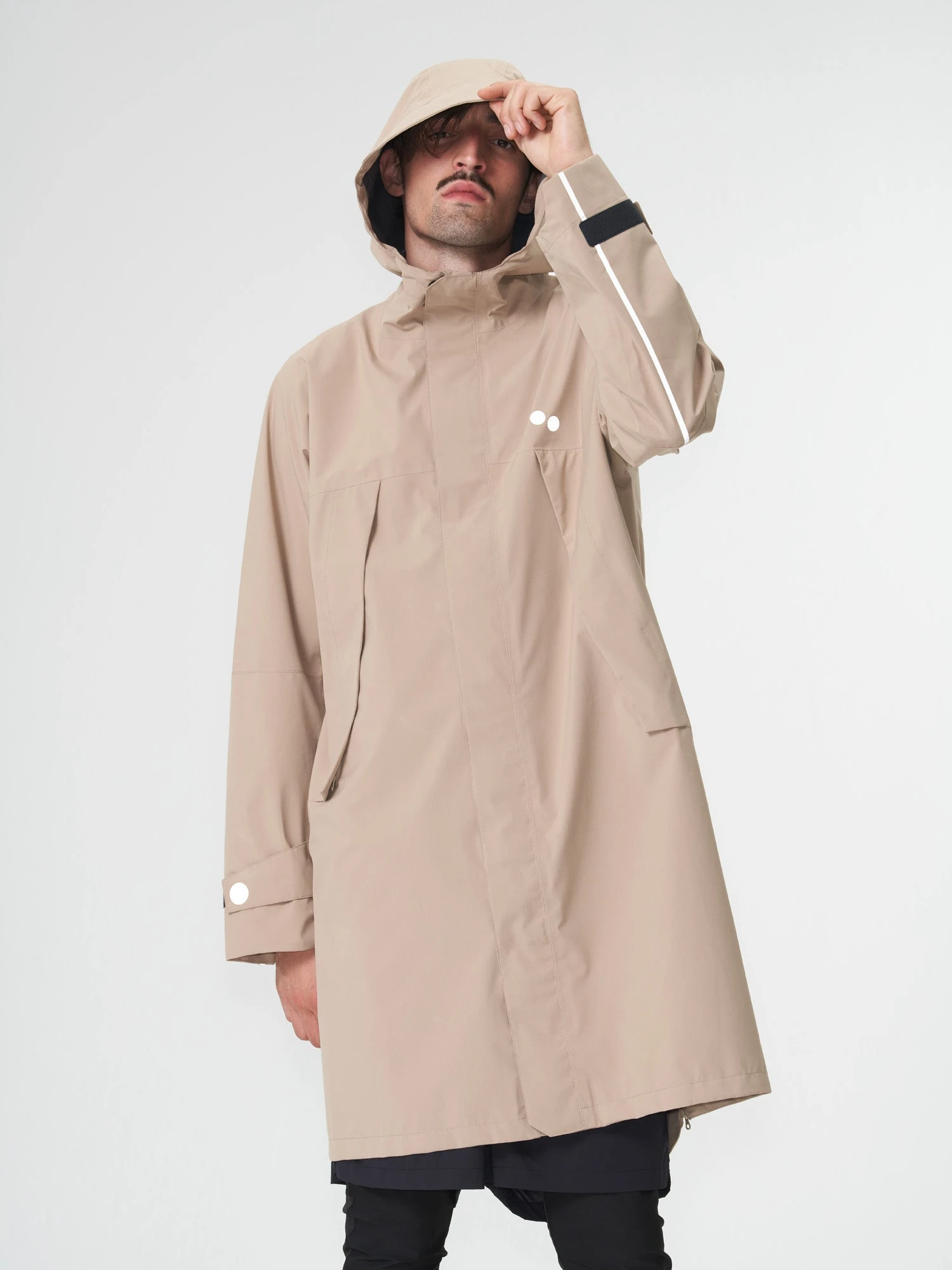 Pinqponq Aestech Rain Parka - Caramel Khaki (Unisex) 11 Pinqponq Aestech Rain Parka - Caramel Khaki (Unisex) – Bild 9