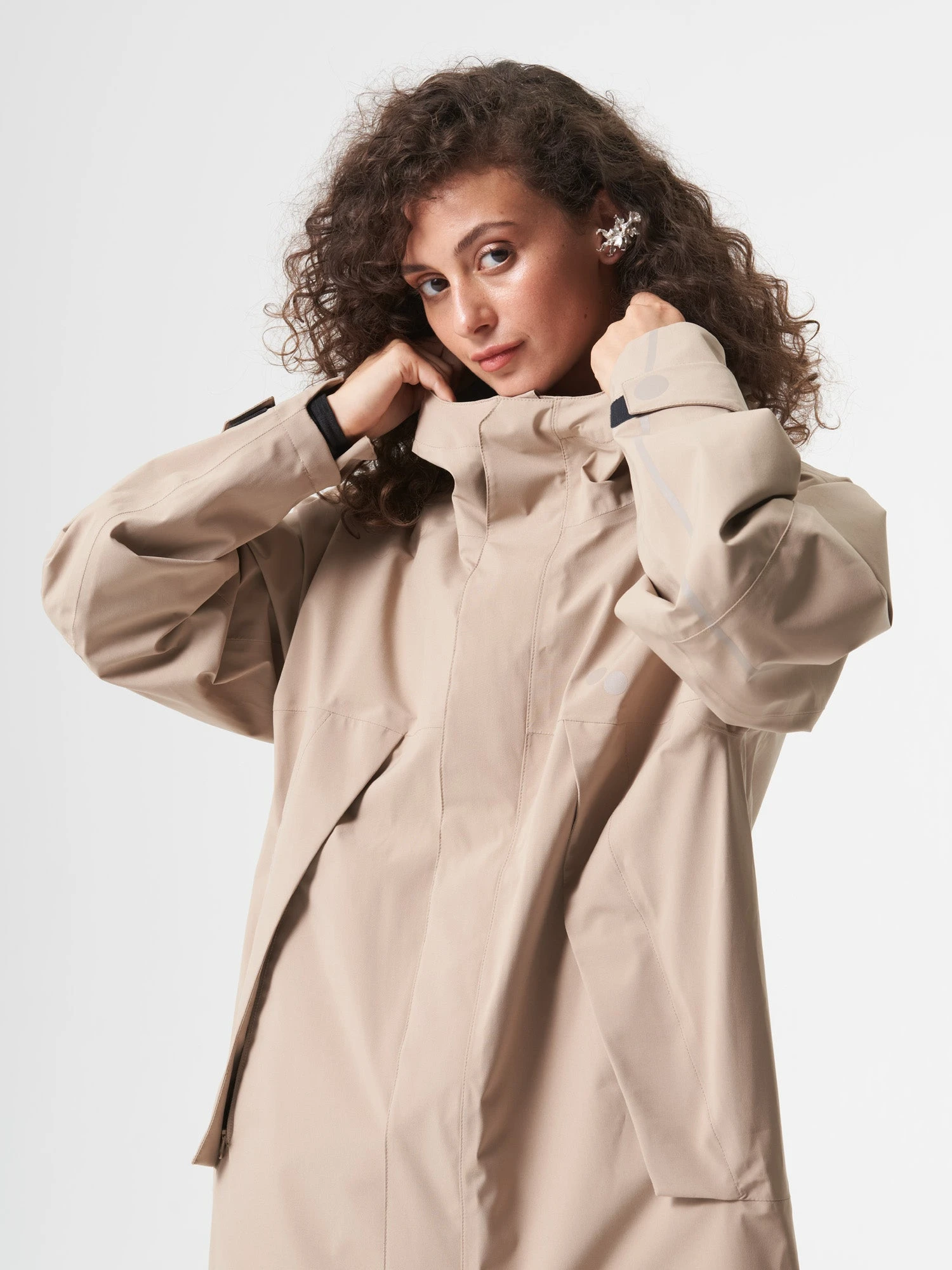 Pinqponq Aestech Rain Parka - Caramel Khaki (Unisex) 9 Pinqponq Aestech Rain Parka - Caramel Khaki (Unisex) – Bild 7