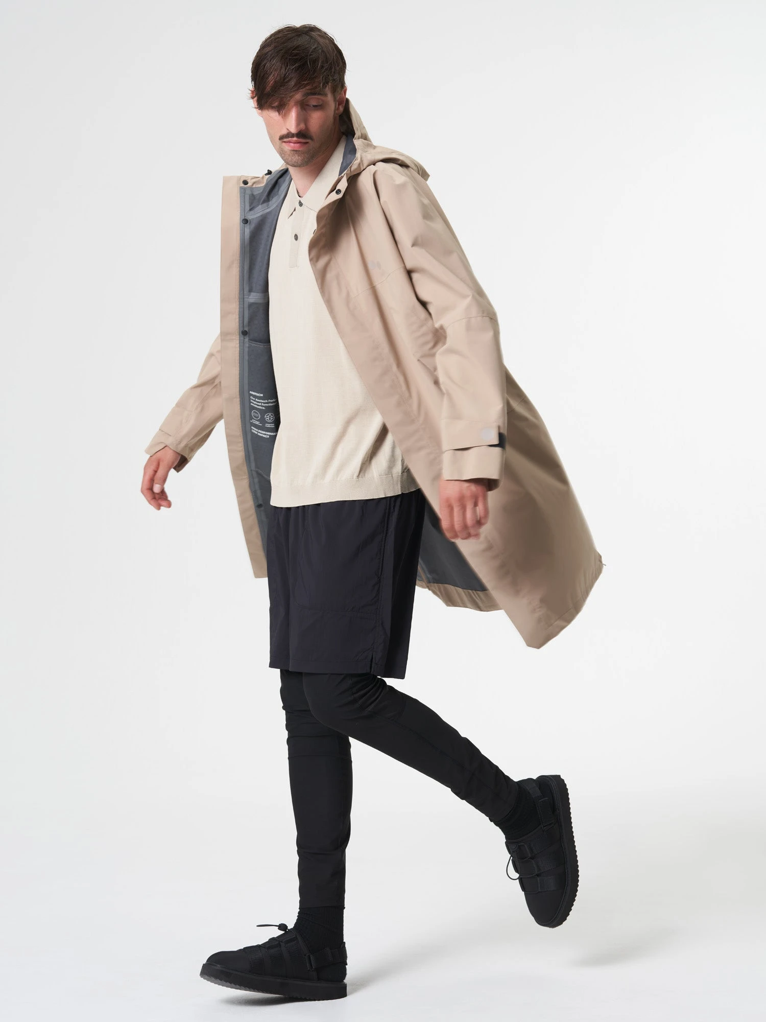 Pinqponq Aestech Rain Parka - Caramel Khaki (Unisex) 6 Pinqponq Aestech Rain Parka - Caramel Khaki (Unisex) – Bild 4