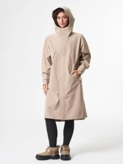 Pinqponq Aestech Rain Parka - Caramel Khaki (Unisex) 22 Pinqponq Aestech Rain Parka - Caramel Khaki (Unisex) -Mode Verkauf PPC APA 101 60052 pinqponq Aestech Parka Caramel Khaki 63