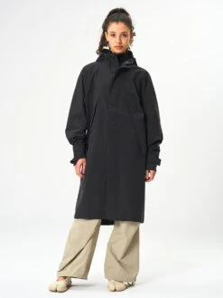 Pinqponq Aestech Rain Parka - Peat Black (Unisex) -Mode Verkauf PPC APA 101 801 pinqponq Aestech Parka Unisex Peat Black 55