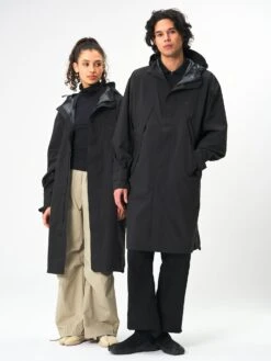 Pinqponq Aestech Rain Parka - Peat Black (Unisex) -Mode Verkauf PPC APA 101 801 pinqponq Aestech Parka Unisex Peat Black 57