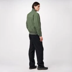 Pinqponq Light Bomber Jacket - Forester Olive (Unisex) -Mode Verkauf PPC BOM 101 70079 pinqponq Bomber Jacket Unisex Forester Olive 52