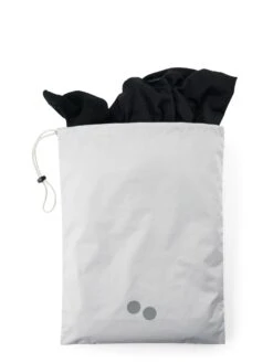 Pinqponq Smutsik - Glacier Grey