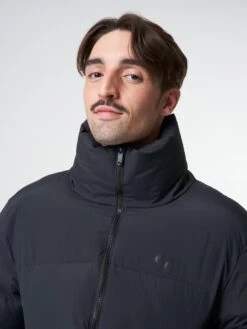 Pinqponq Puffer Jacket - Peat Black (Unisex) -Mode Verkauf PPC PUJ 101 801 pinqponq Puffer Jacket Unisex Peat Black 56