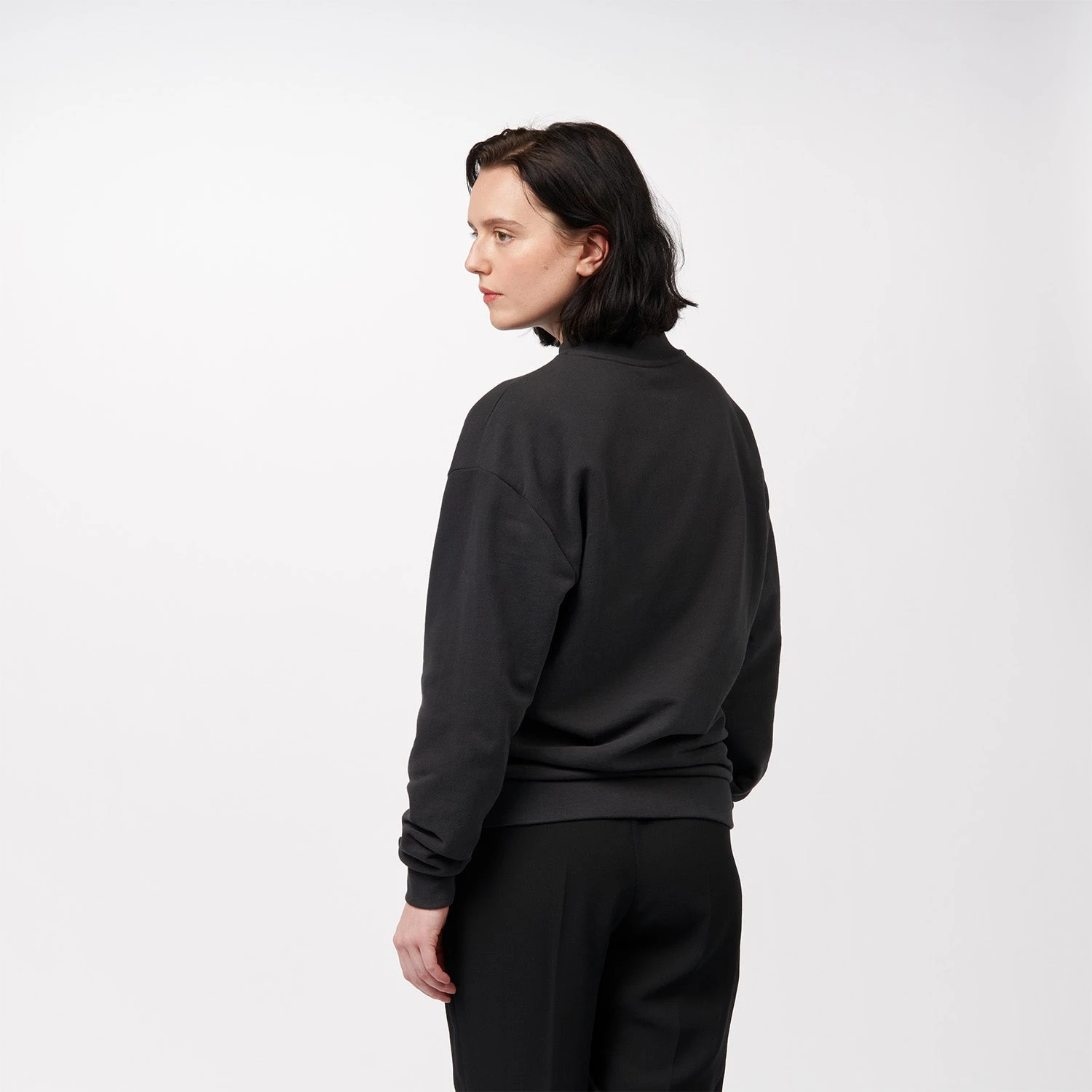 Pinqponq Sweatshirt - Peat Black (Unisex) 4 Pinqponq Sweatshirt - Peat Black (Unisex) – Bild 2