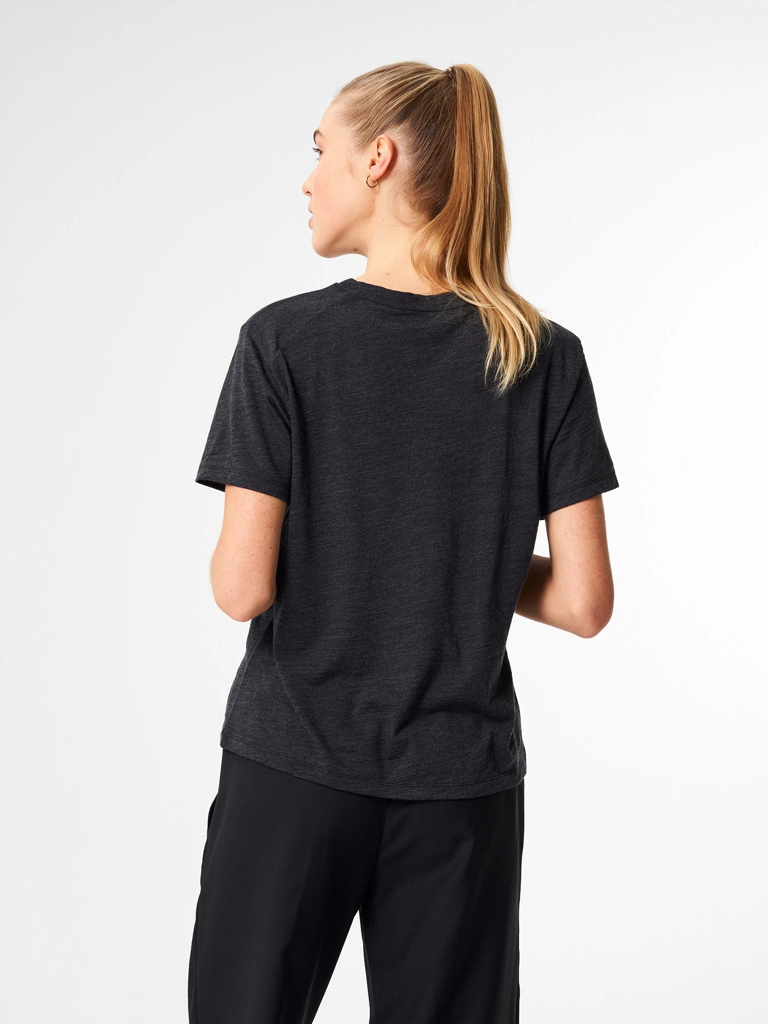 Pinqponq T-Shirt Merino - Dark Grey Melange (Female) 4 Pinqponq T-Shirt Merino - Dark Grey Melange (Female) – Bild 2