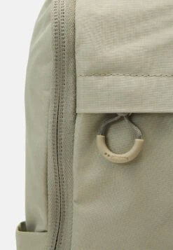 Pinqponq PURIK UNISEX - Tagesrucksack - Dark Green -Mode Verkauf d6ada69423a647f6b73810a48d1b34f7