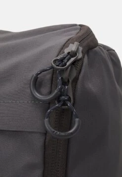 Pinqponq PURIK UNISEX - Tagesrucksack - Dark Grey -Mode Verkauf fb3793883e184a19b34d996c3abfdc3e